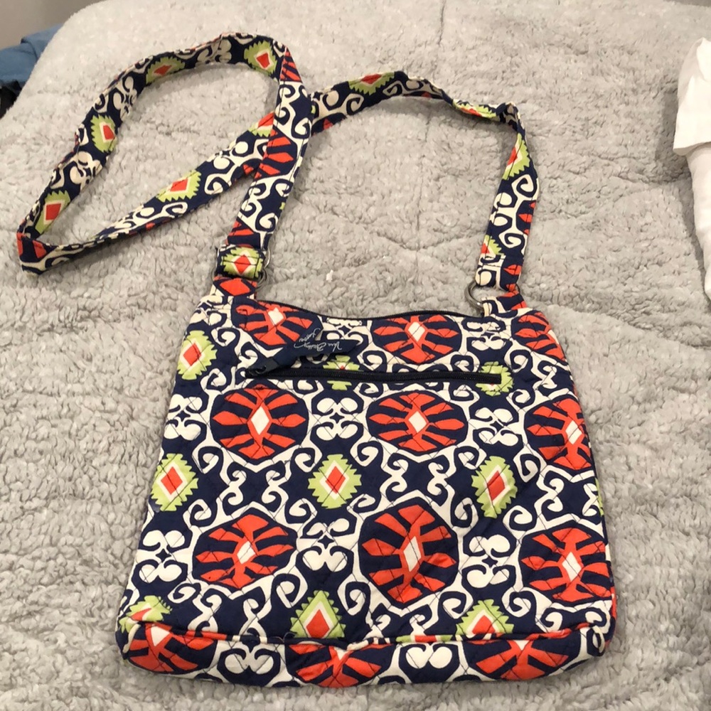 Vera Bradley Sun Valley pattern crossbody.   Only used a few times